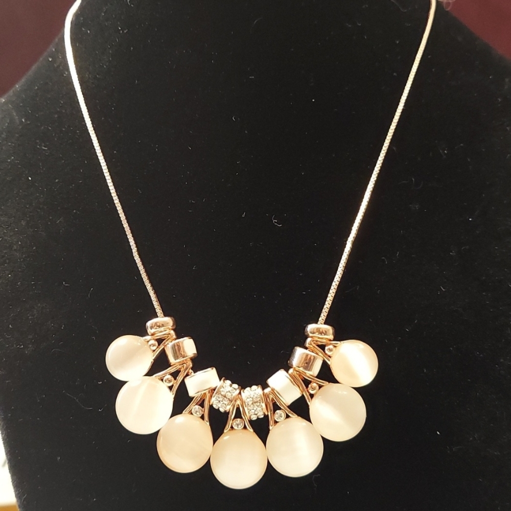 Viennois Necklace Rose Gold and‎ Pink Moonstone